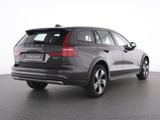 Volvo V60 Cross Country B4 AWD PLUS AHK+FAP+PANO+ - Volvo V60 Cross Country aus 2024