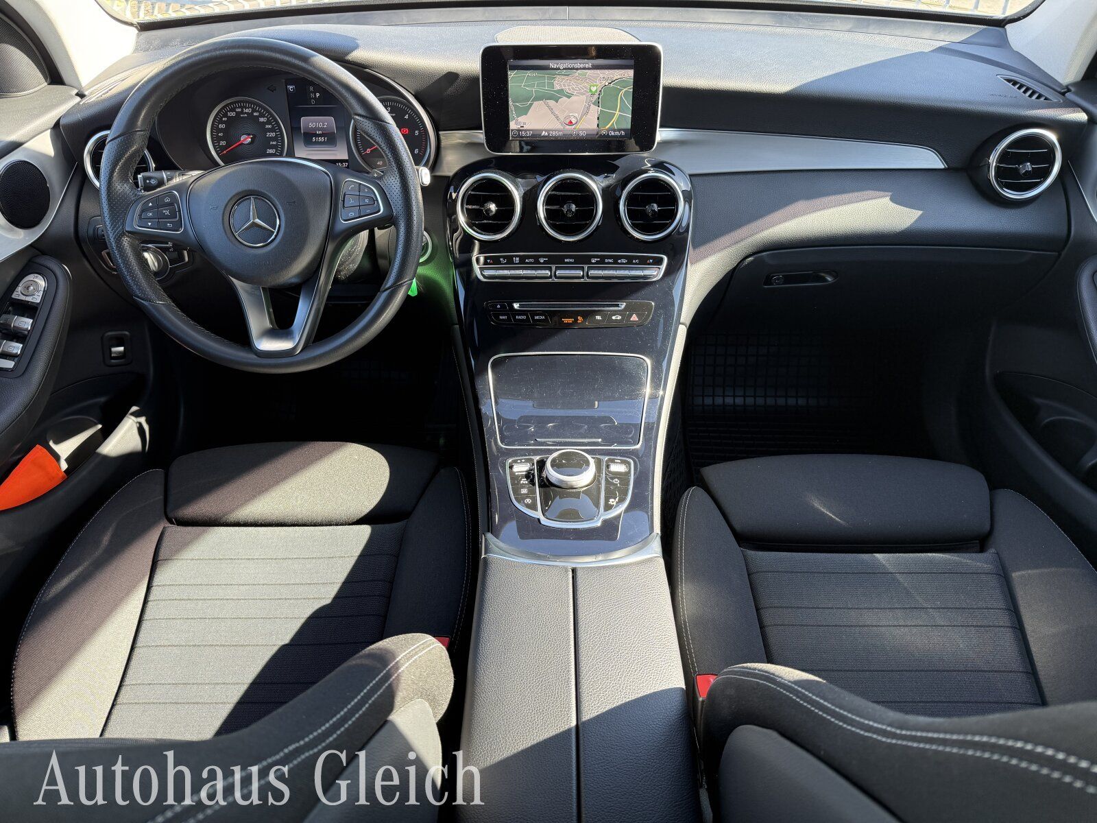 Fahrzeugabbildung Mercedes-Benz GLC 220 d 4Matic Navi/Keyless Go Startanlage/LED