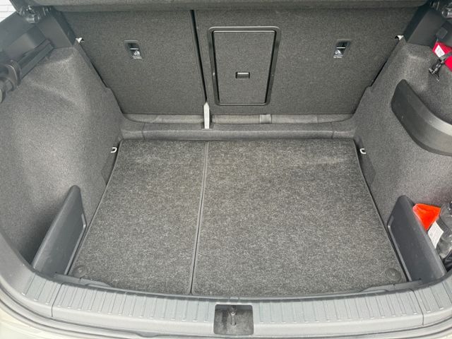 Fahrzeugabbildung SKODA Karoq Sportline 1.5 TSI - APP*ACC*PDC*MATRIX*!!!