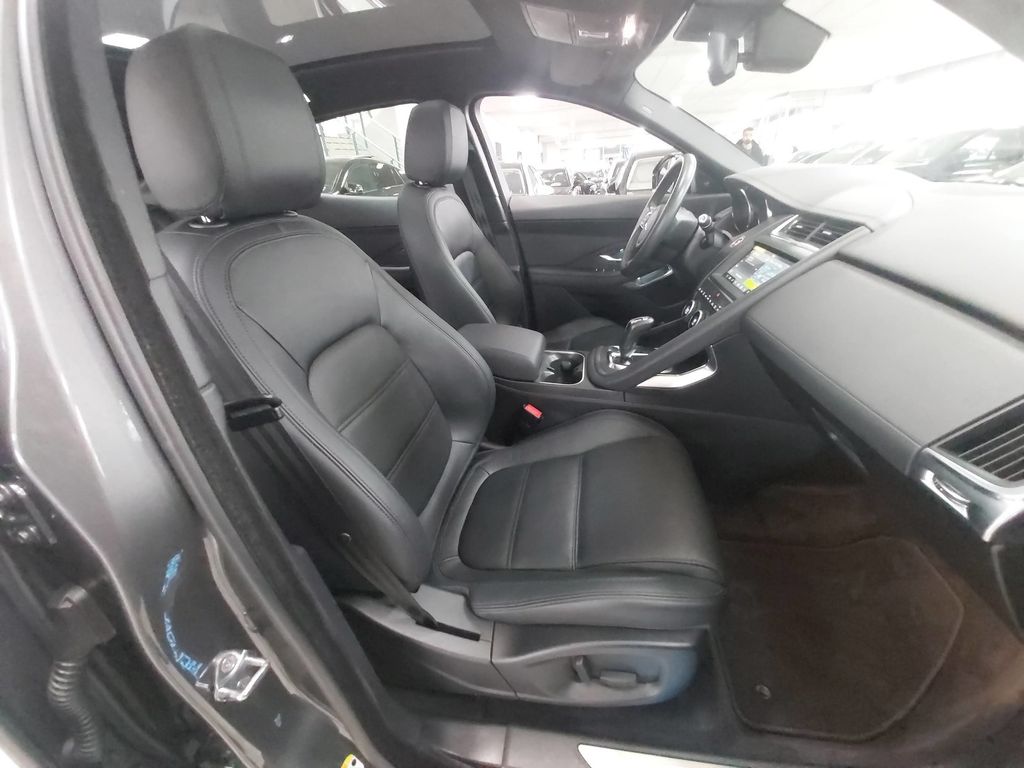 Jaguar E-Pace E-PACE AWD S PANO LEDER TOTW NETTO 23.200