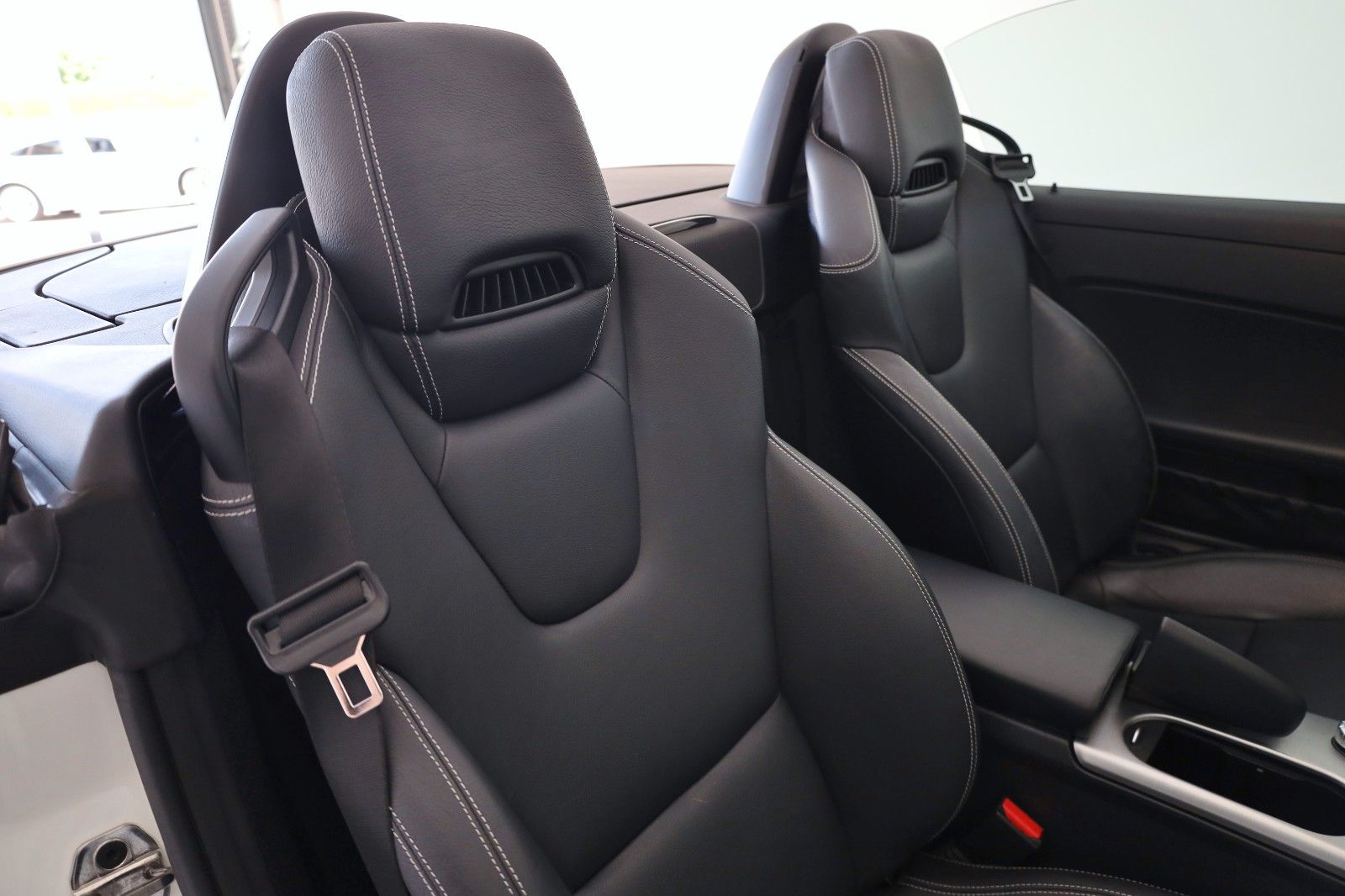Fahrzeugabbildung Mercedes-Benz SLK 200 AMG Line Leder,Panorama,Navi,Airscarf