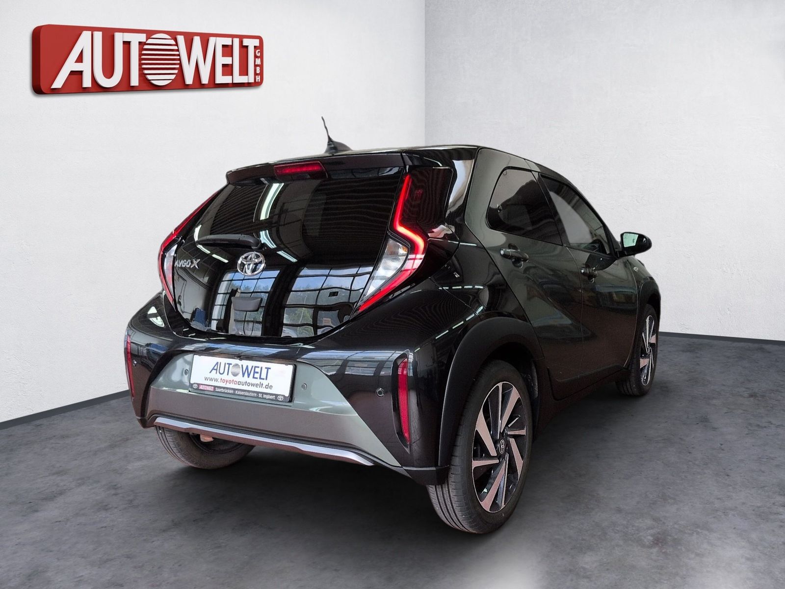 Fahrzeugabbildung Toyota Aygo X 1.0 Explore CVT AUT. KlimaA,LED,Navi,SHZ