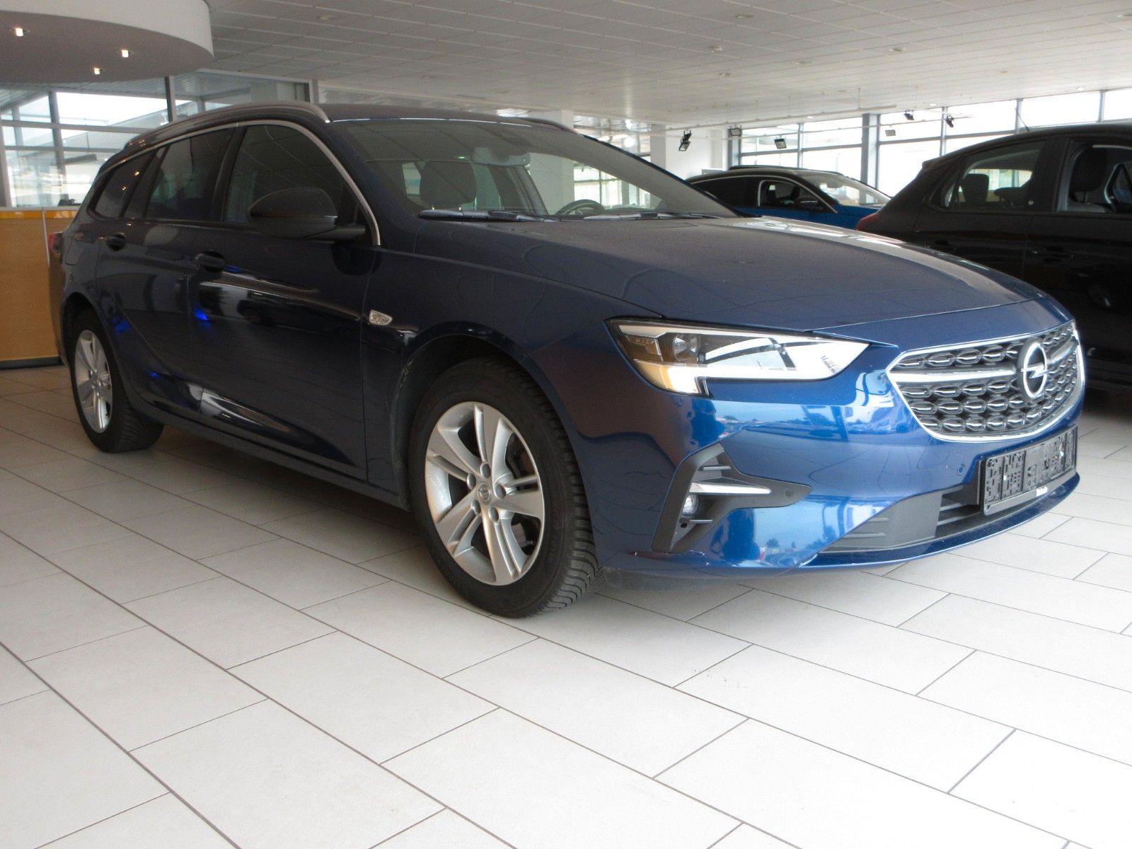 Fahrzeugabbildung Opel Insignia B ST 2.0D LED/NAVI/SHZ/LHZ/HUD
