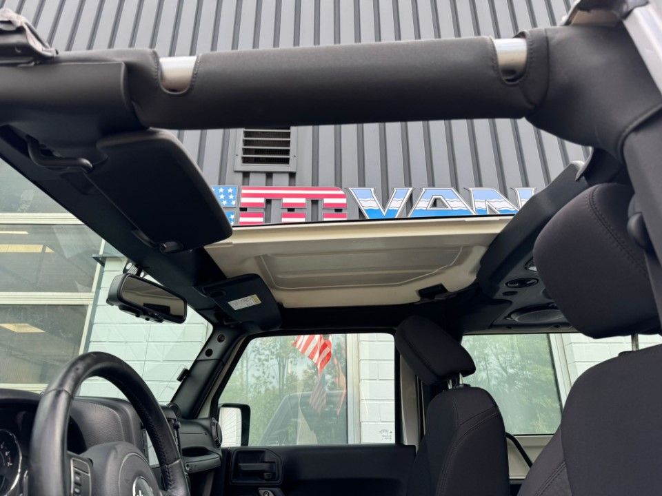 Fahrzeugabbildung Jeep Wrangler JK Unlimited Sport 3.6 Hard- Softtop