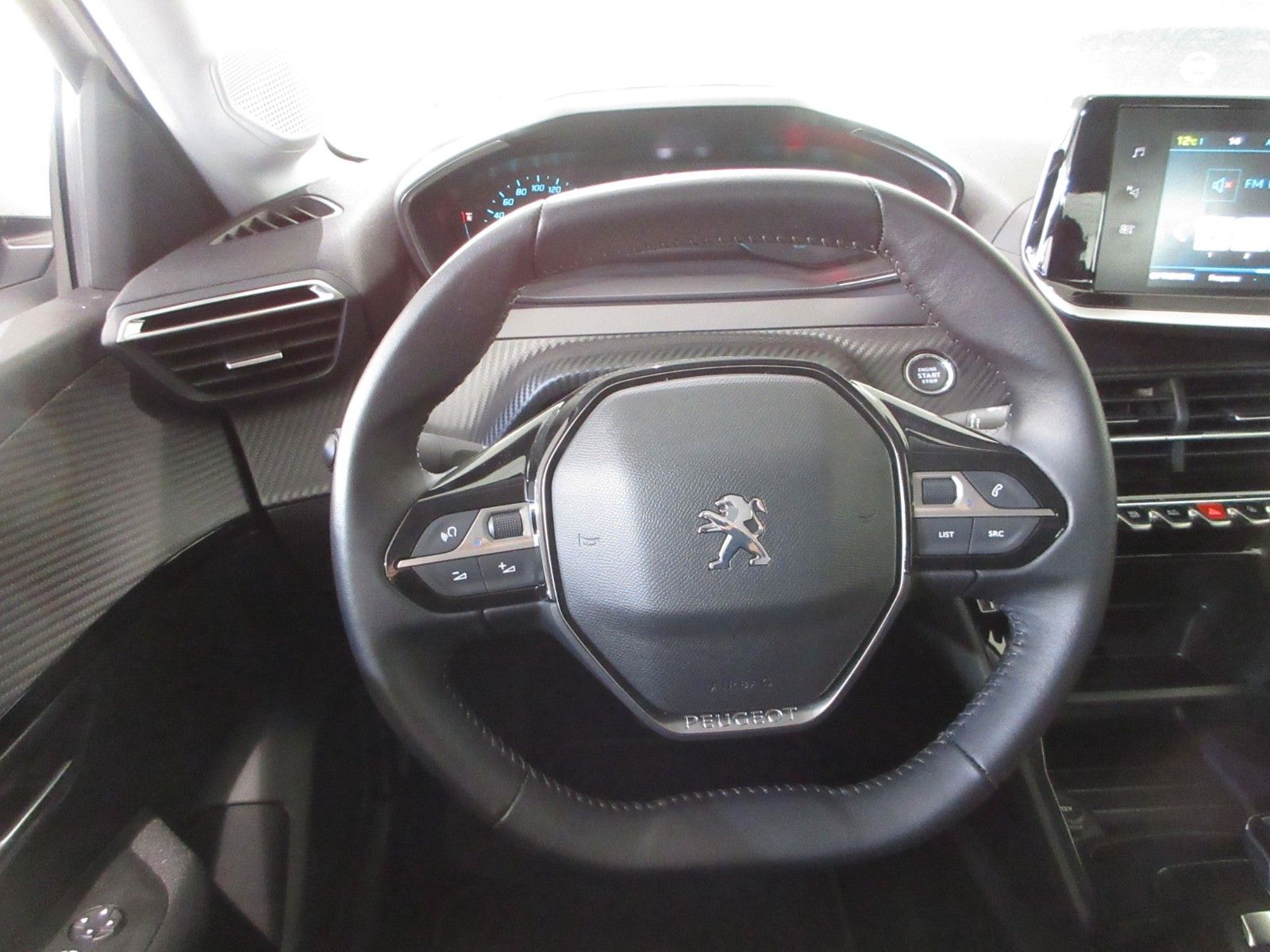 Fahrzeugabbildung Peugeot e-208 Active LED/PDC/TEMPOMAT