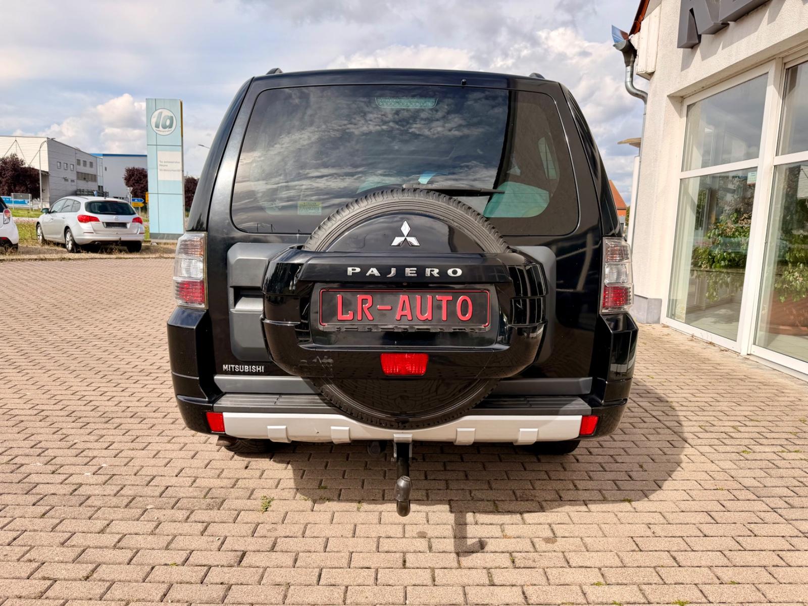 MITSUBISHI PAJERO 3.2 DI-D 200ch 4X4 - 7 PLACES - CUIR - GPS - SIÈGES CHAUFFANTS - TOIT OUVRANT