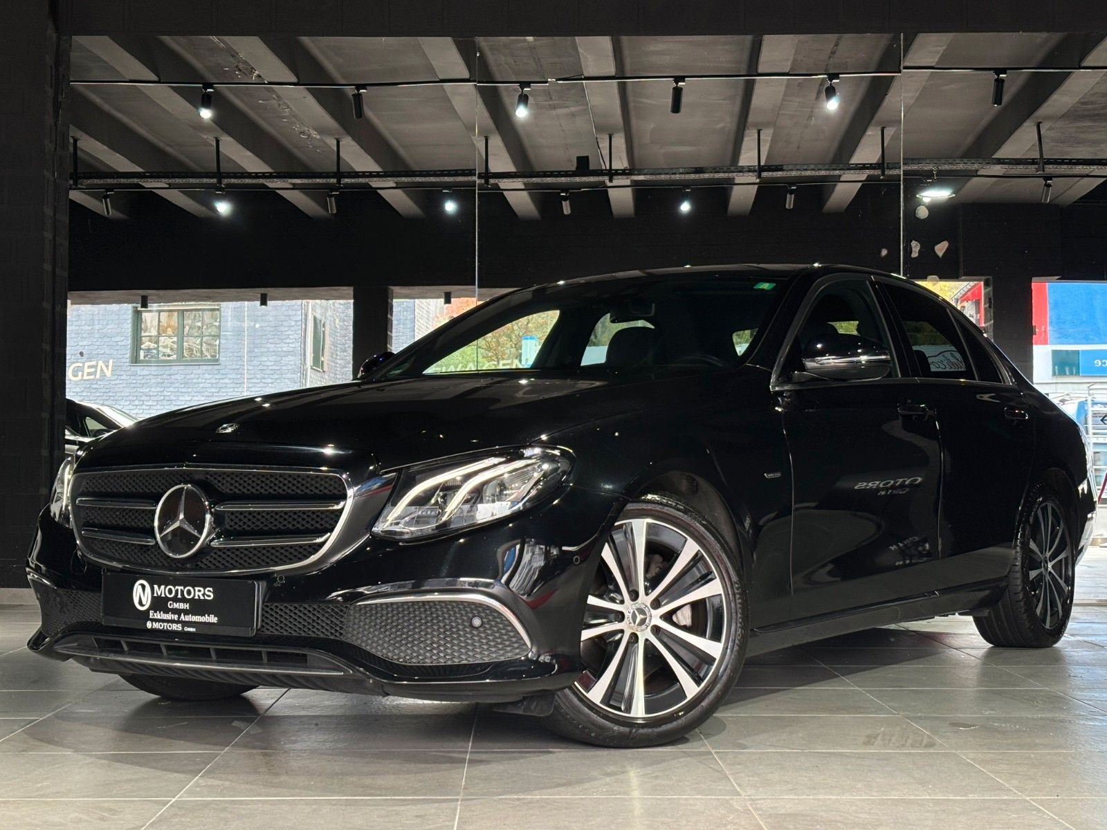 Fahrzeugabbildung Mercedes-Benz E 220d *Ambiente*Kamera*ACC*LED*SHZ