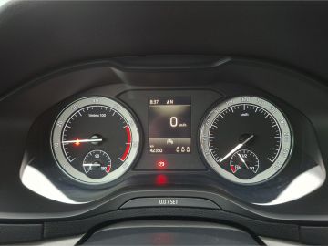 Skoda Karoq Ambition 1.0 TSI °LED°Navi°SHZ°PDC°Keyless