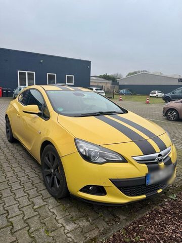 Opel Astra J GTC