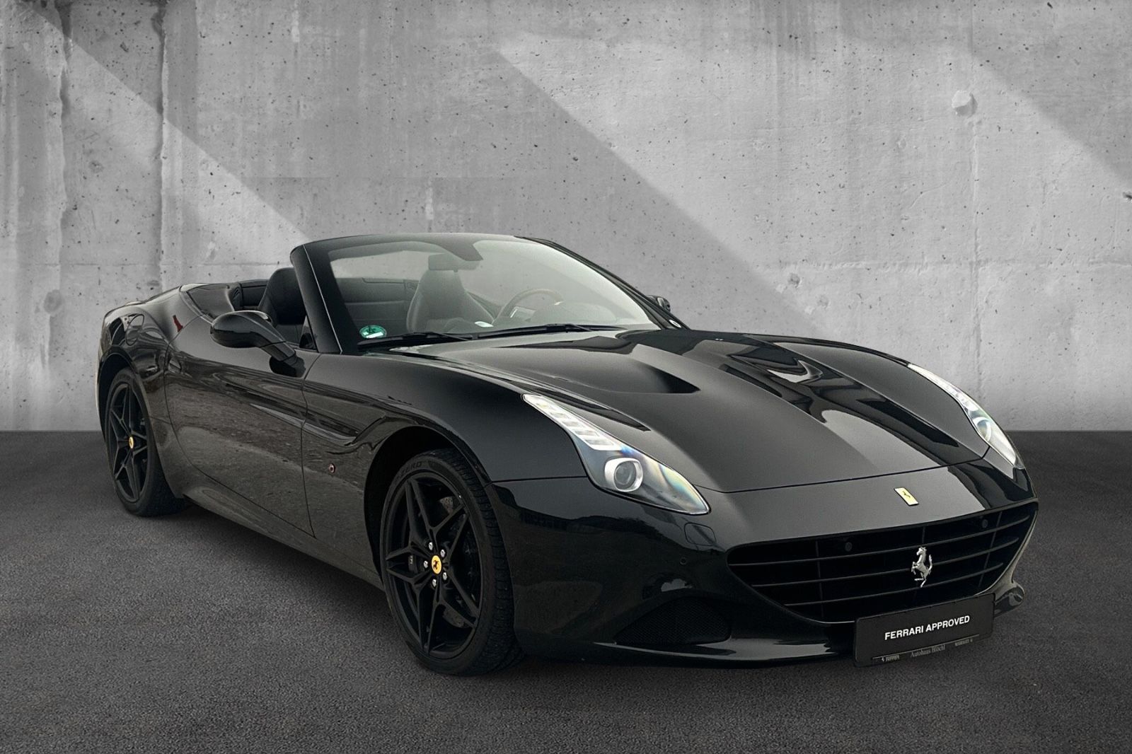 Fahrzeugabbildung Ferrari California T*All Black*
