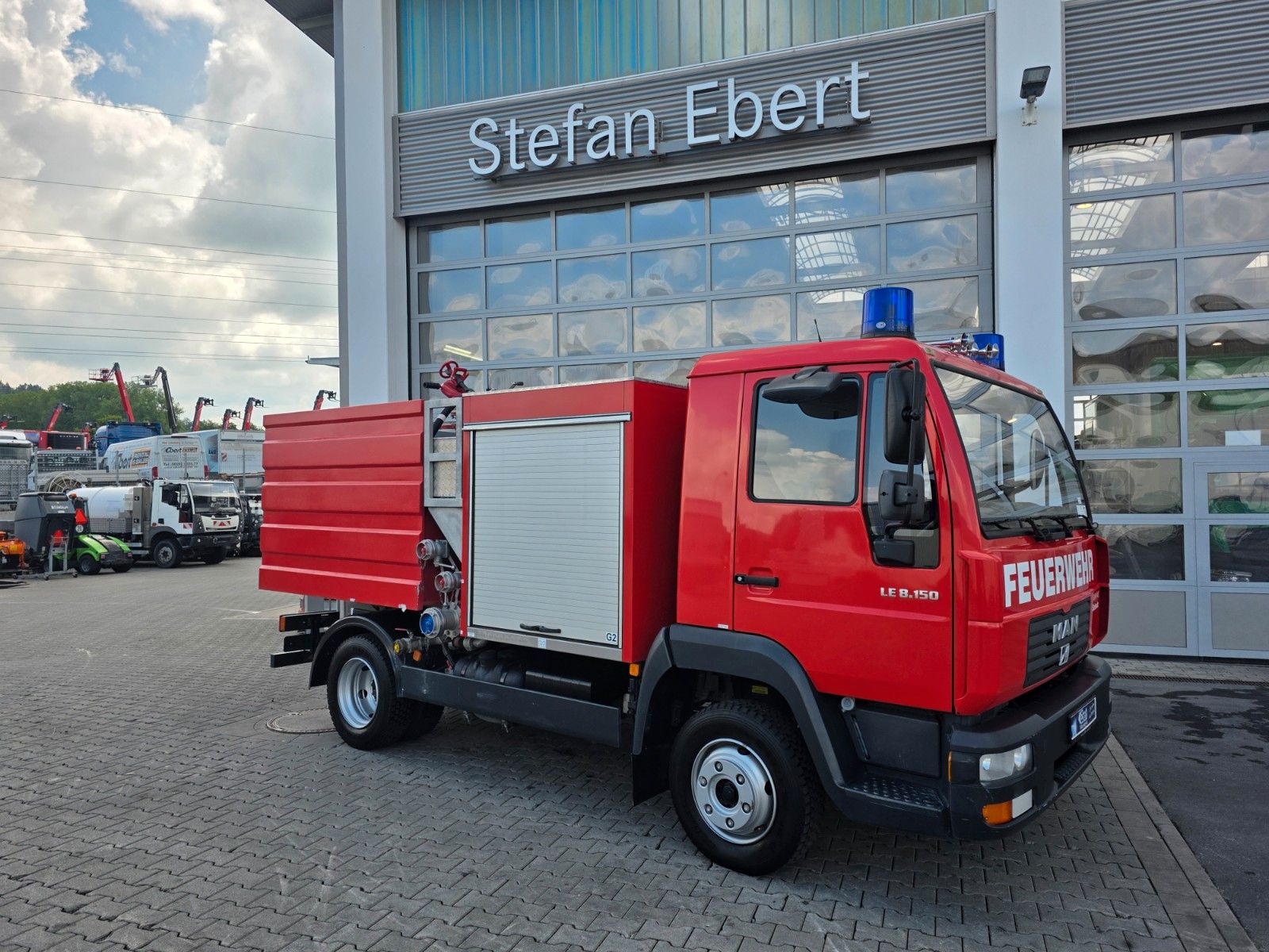 Fahrzeugabbildung MAN LE 8.150 Schaum-Löschfahrzeug 2.500L SLF 25/25