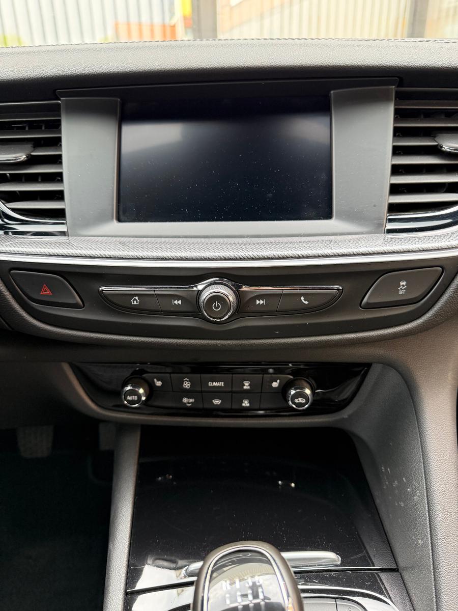 Opel Insignia B Sports Tourer*AHK*LED*SHZ*PDC*