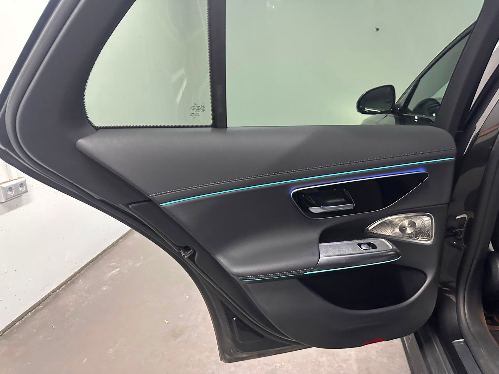 Fahrzeugabbildung Mercedes-Benz E 300 de 4M T All-Terrain *4D SOUND*KEYGO*20"AMG