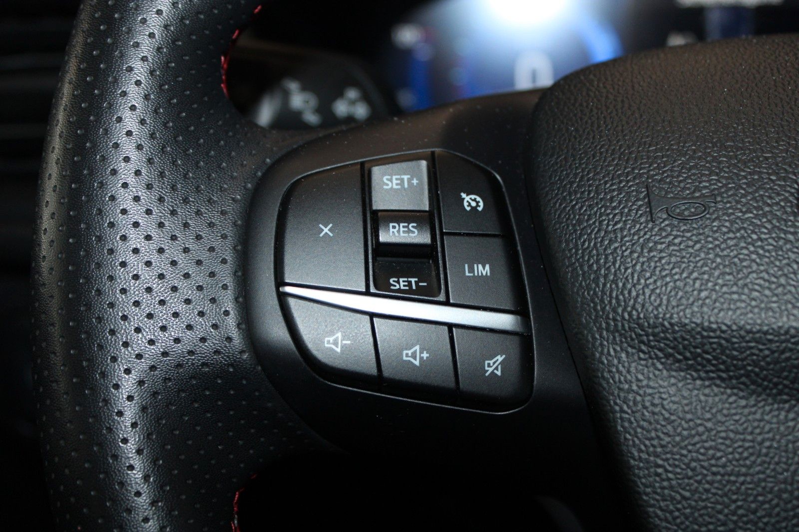 Fahrzeugabbildung Ford Kuga 2.5 PHEV ST-Line Aut. NAVI CAM WinterPaket