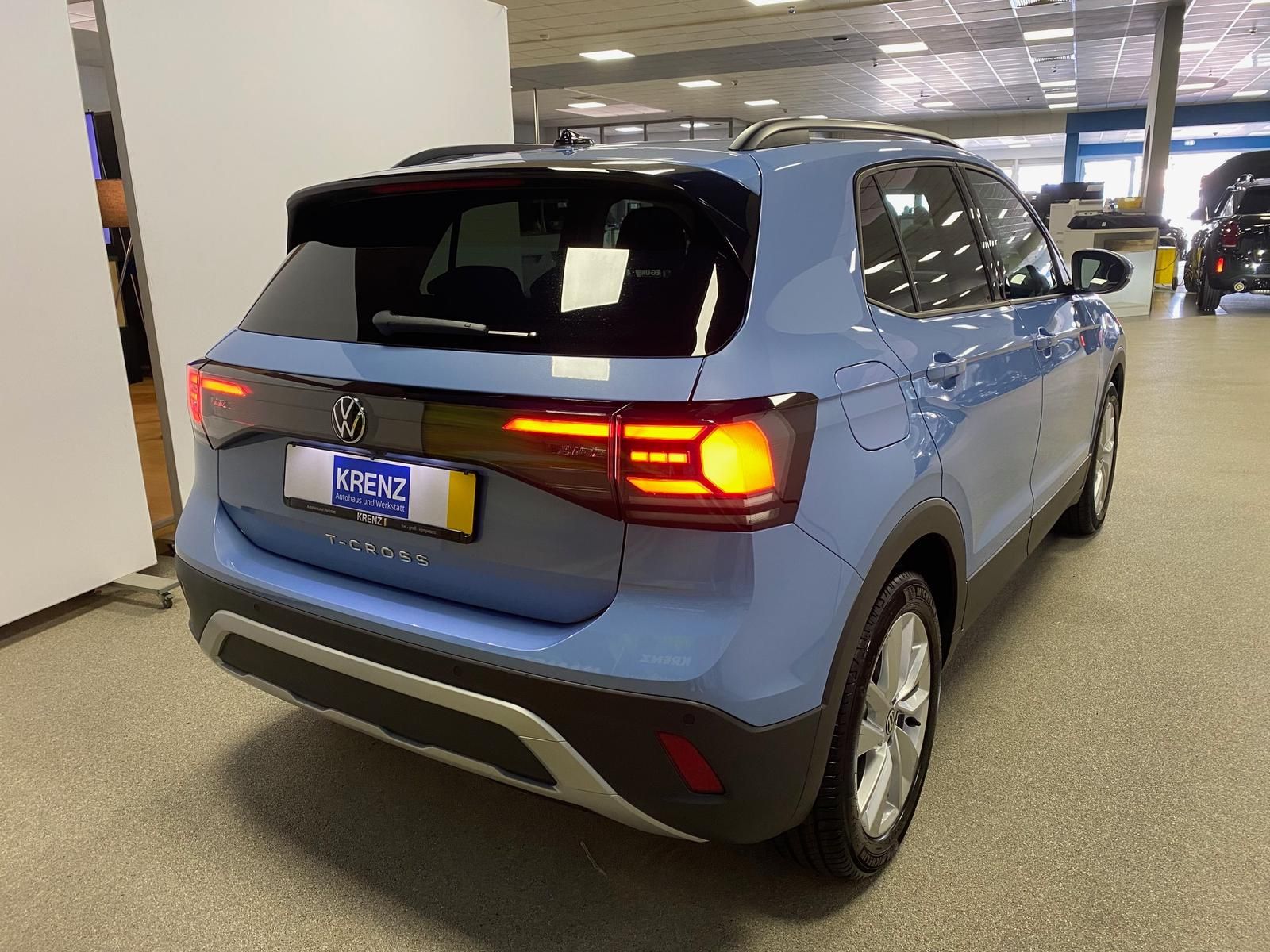 Fahrzeugabbildung Volkswagen T-Cross 1.0 TSI Life+APP+ACC+TOTWINKEL+KAMERA+++