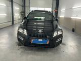 Skoda Octavia Combi RS 245 - Skoda Octavia: Schwarz