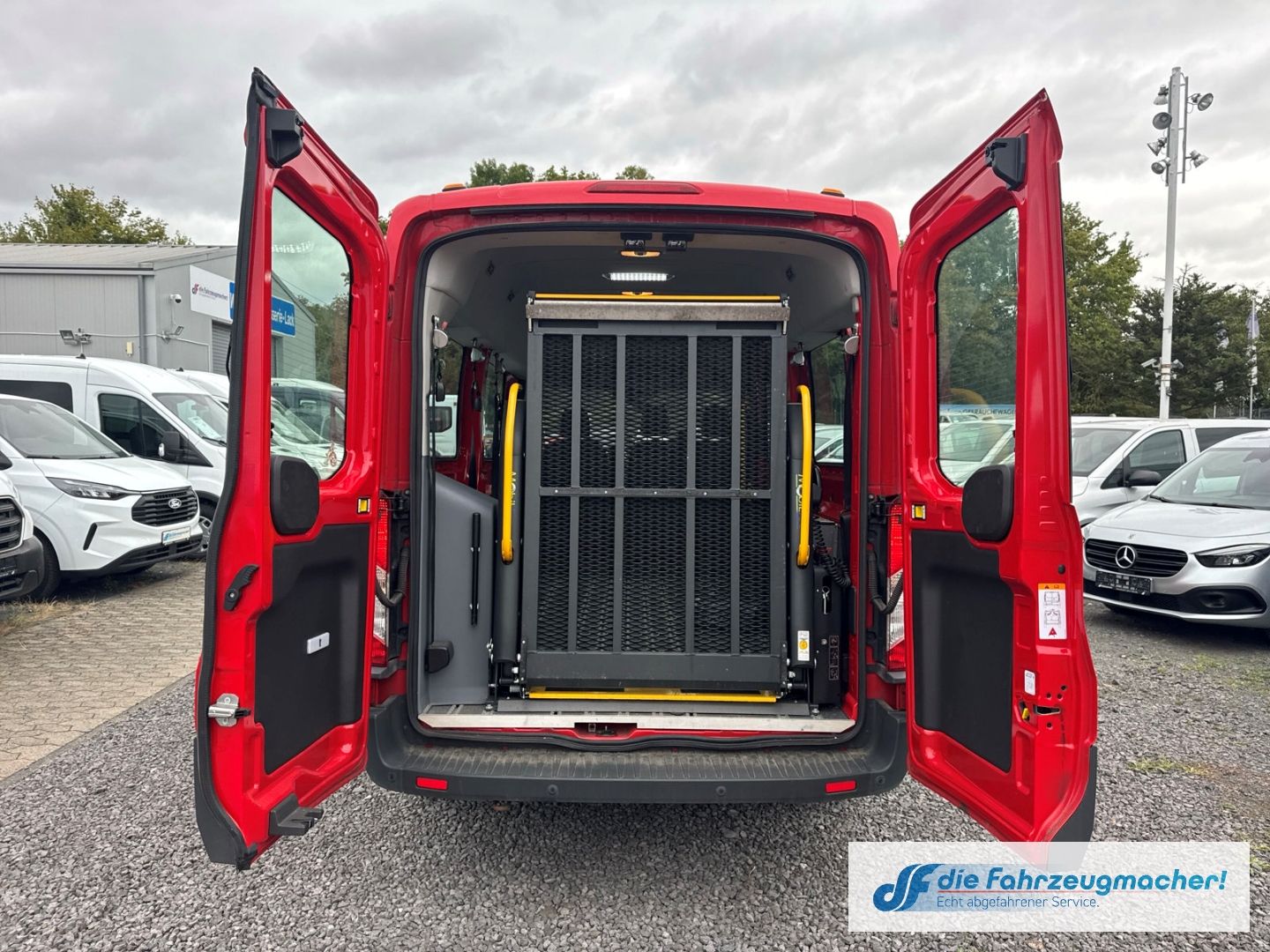 Fahrzeugabbildung Ford Transit 350 L3 Trend StandHZG *7436 *EXPORT