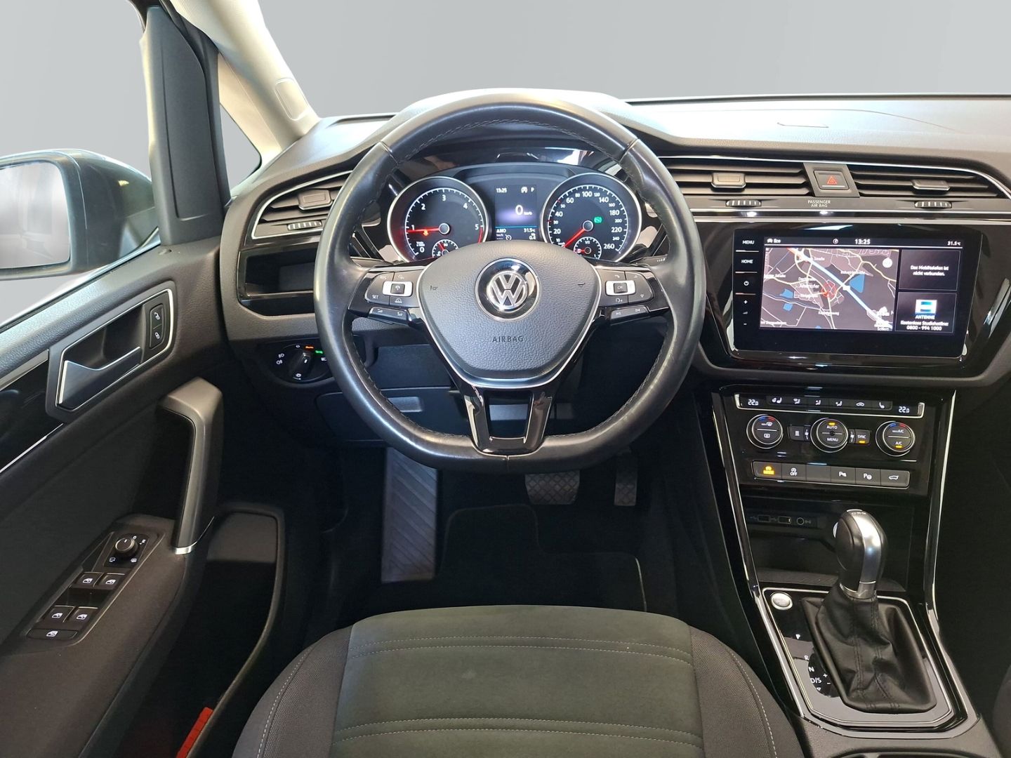 Touran 2.0 TDI DSG Highline *AHK*KEYLESS*NAVI*KA