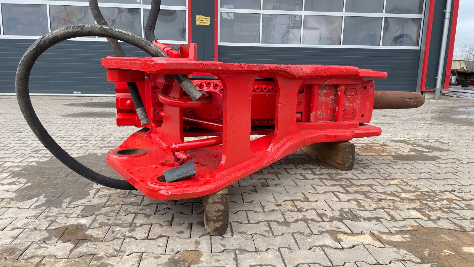 Fahrzeugabbildung CAT Abbruchhammer / 25-30 ton Bagger