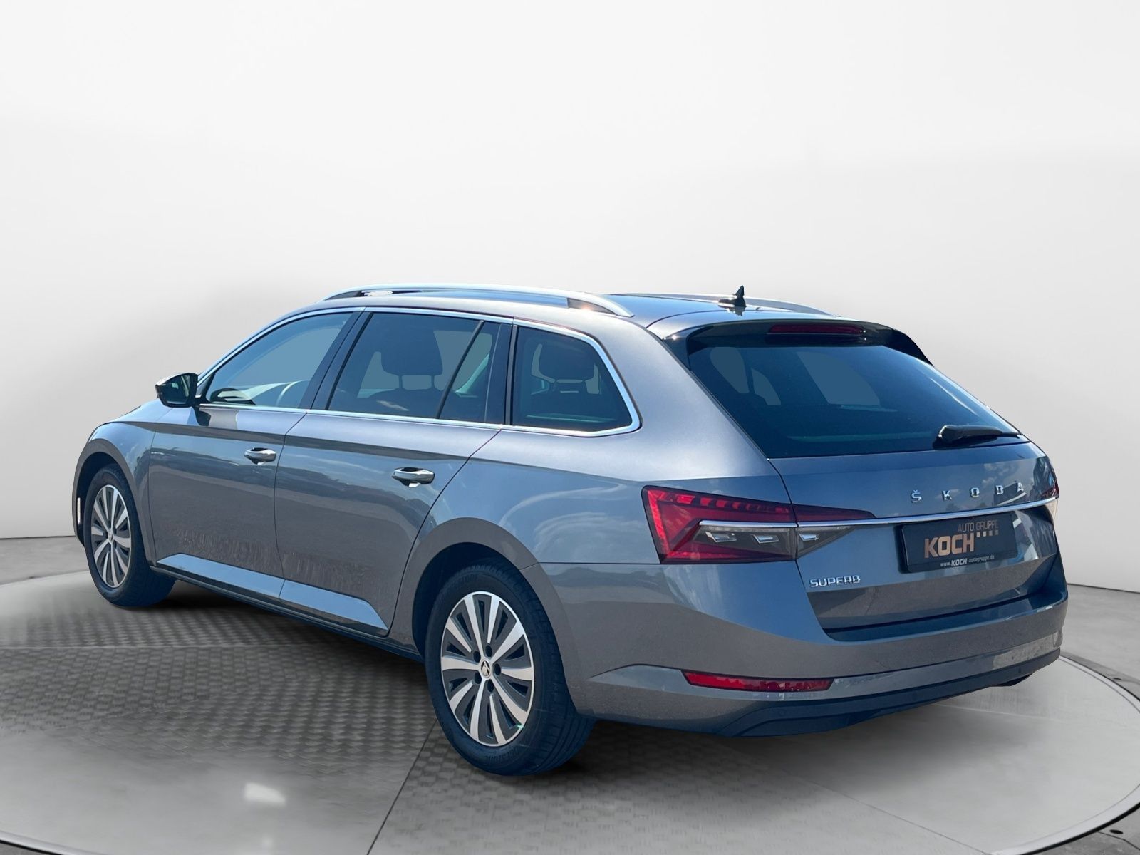 Skoda Superb Combi 2.0TDI Navi LED AHK Kamera foto 4