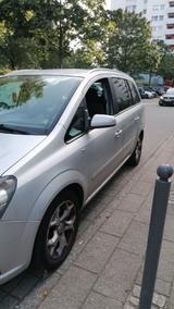 Opel Zafira 1.9 CDTI INNOVATION 110kW INNOVATION - Opel Zafira aus 2008 mit Diesel-Antrieb