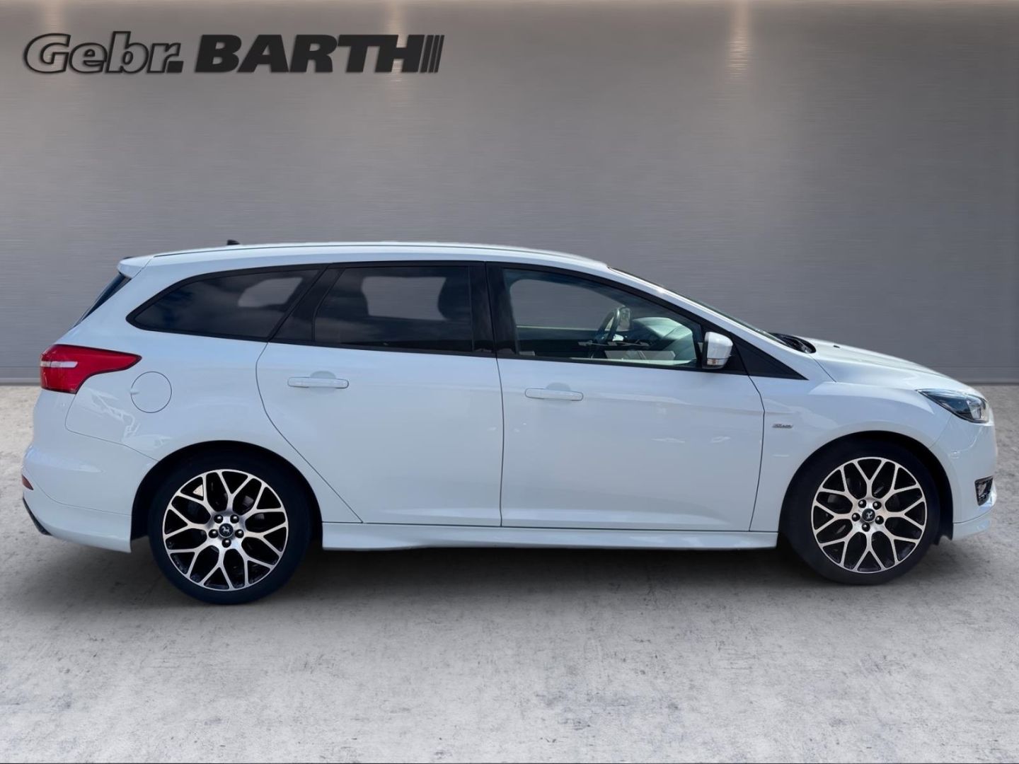 Fahrzeugabbildung Ford Focus Turnier ST-Line Sportpaket Navi Mehrzonenk