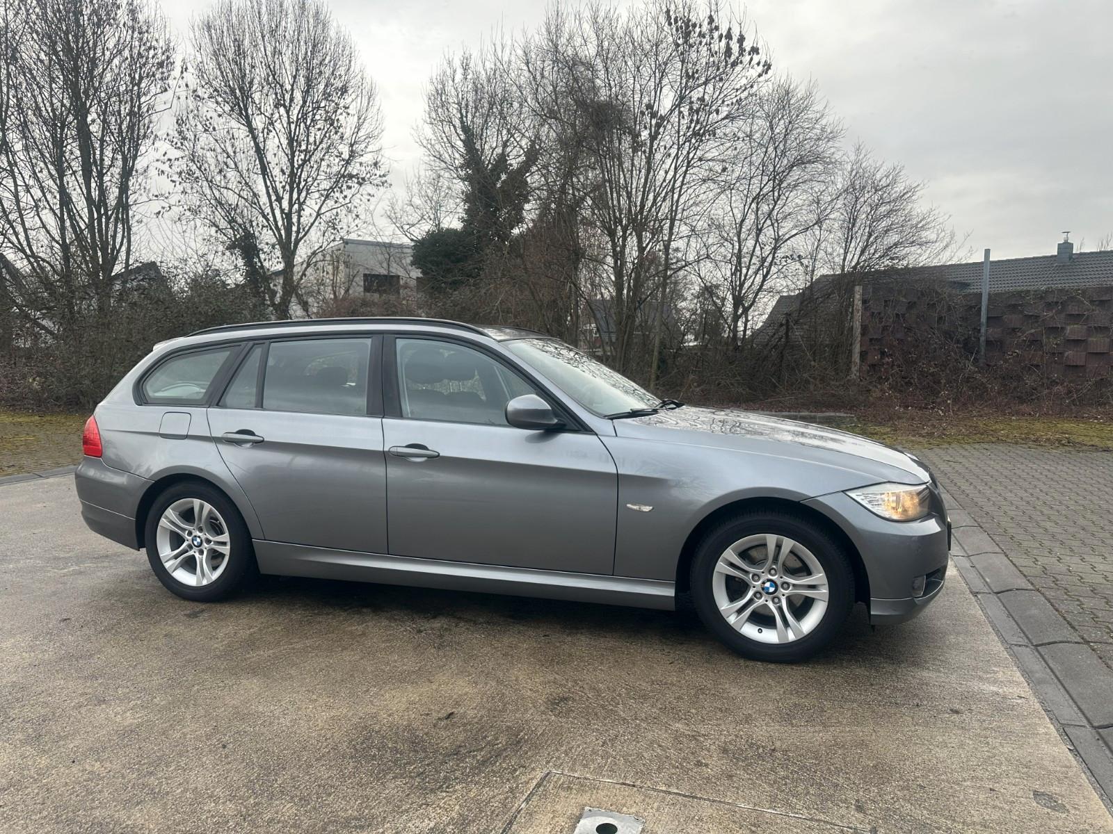 BMW 318 I Touring*Klimaanlage*Alufelgen*Park-Distanc