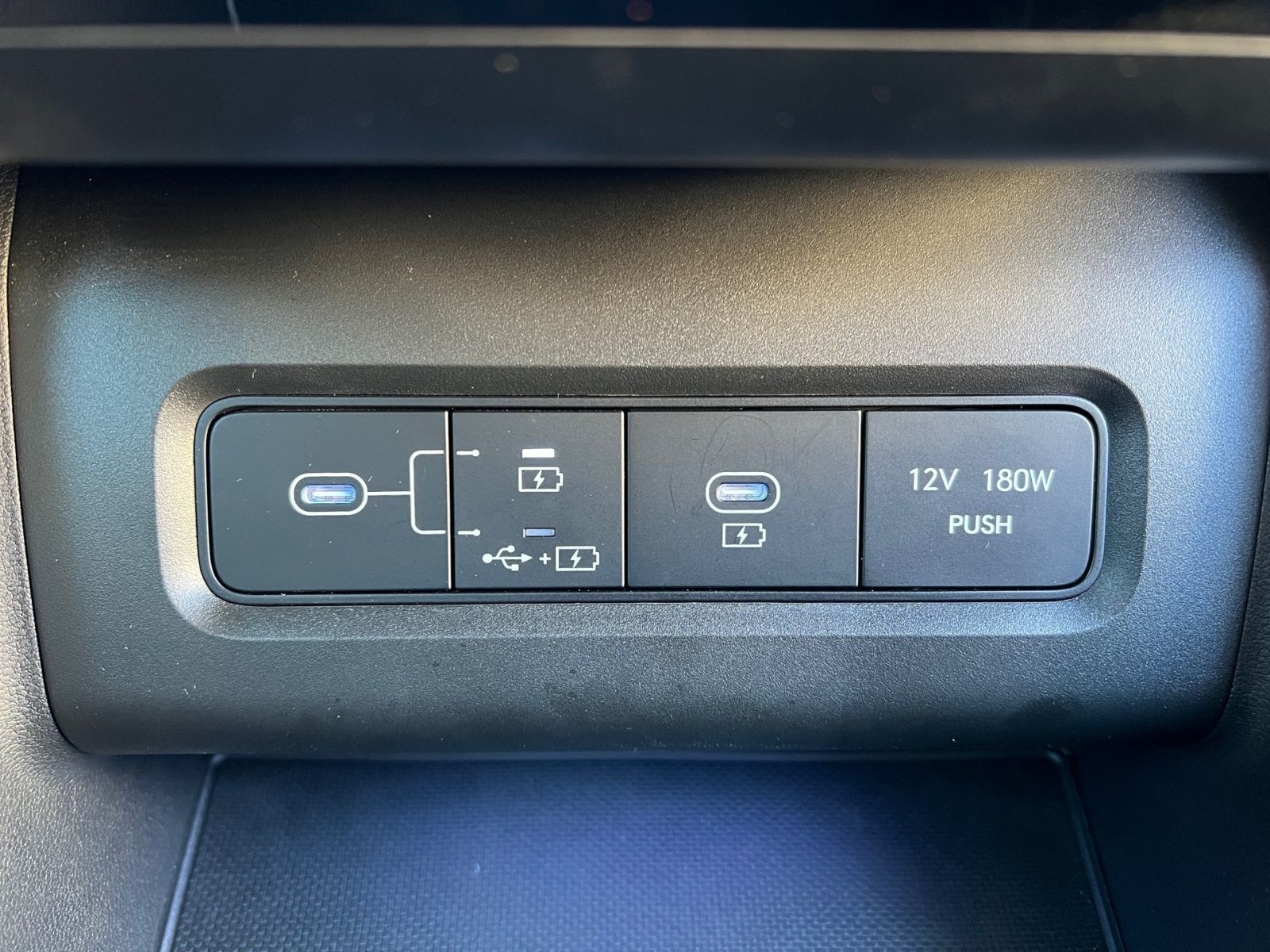 Fahrzeugabbildung Hyundai TUCSON 1.6 T-GDI Prime Plug-In Hybrid 4WD Assis.