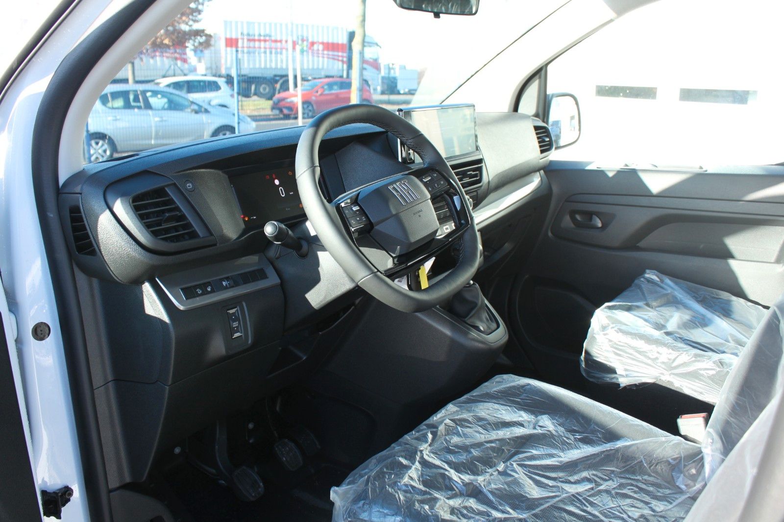 Fahrzeugabbildung Fiat Scudo L3 Flexcab Trennwand klappbar AHK