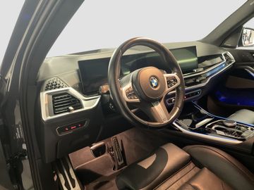 BMW X7 - 7