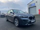 BMW X1 xDrive 25 e Advantage NAVI LED AUT. - mit Hybrid-Antrieb: Grau, Winterreifen, Geländewagen