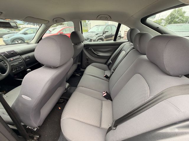 Seat Leon 1,6 16V EXPORT