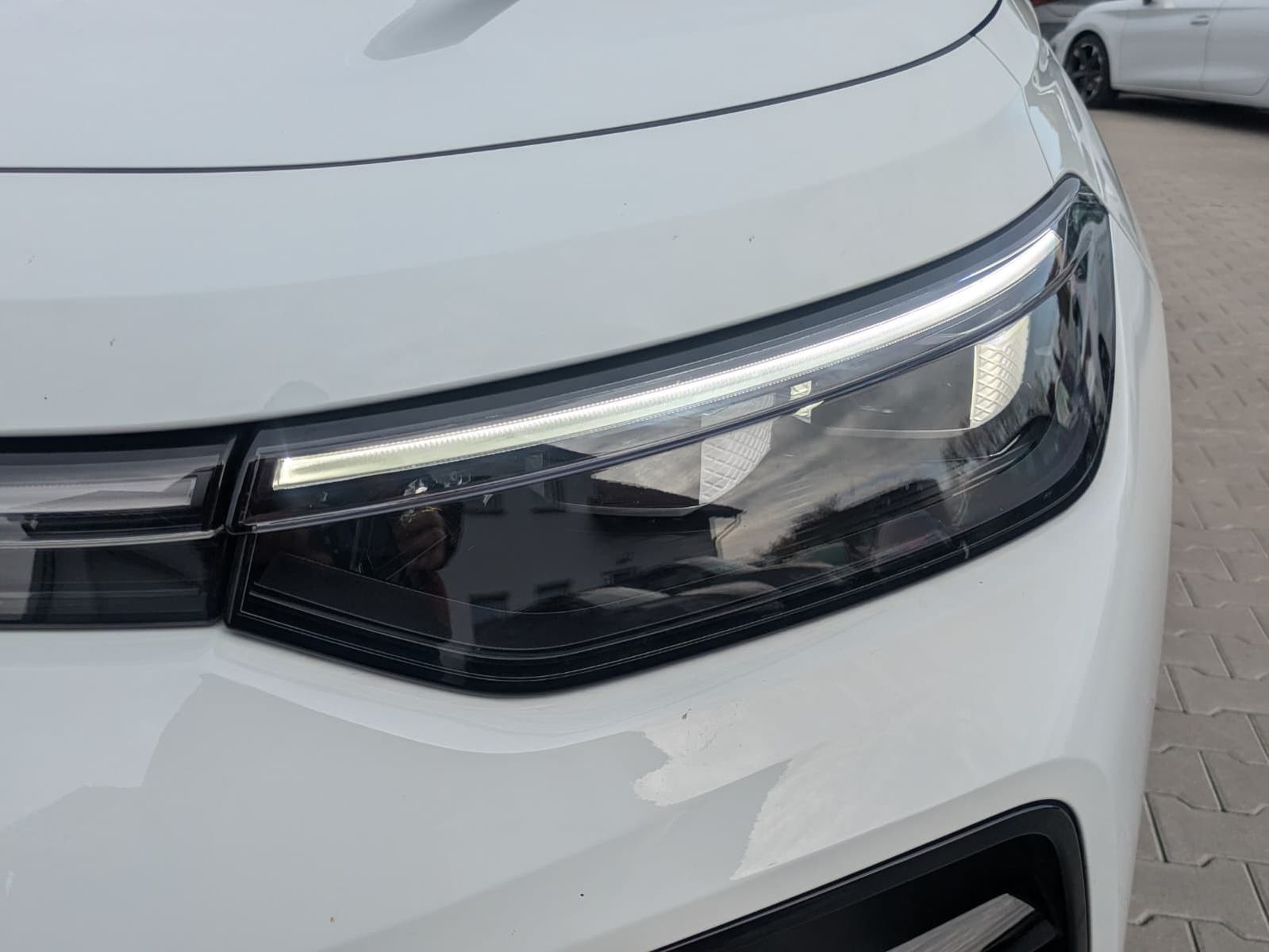 Fahrzeugabbildung Volkswagen Tayron 2.0 TDI 4M R-Line 7Si*MATRIX*AHK*PANO*HUD