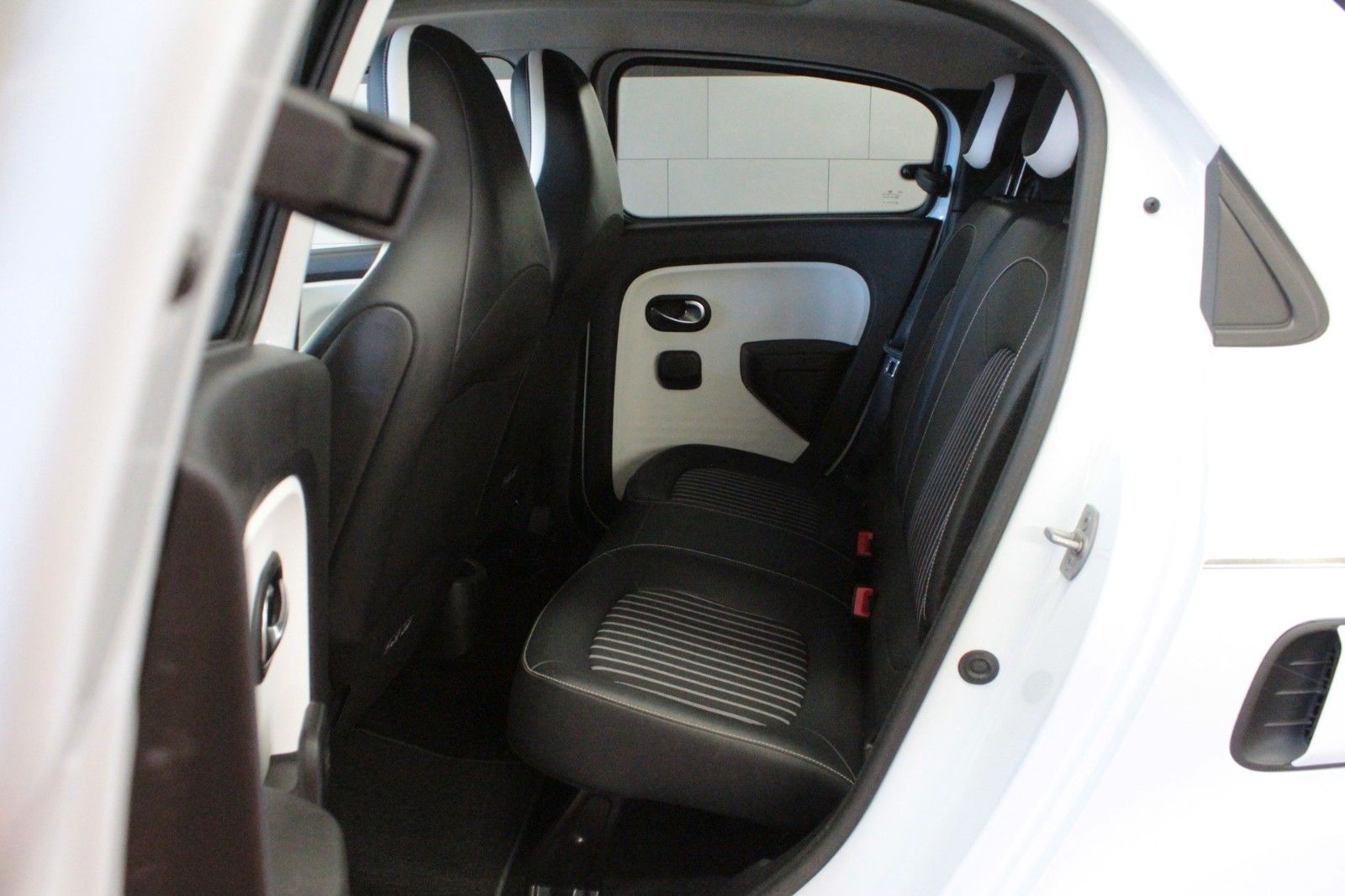 Fahrzeugabbildung Renault Twingo SCe65 Intens*Easy Link*Faltdach*