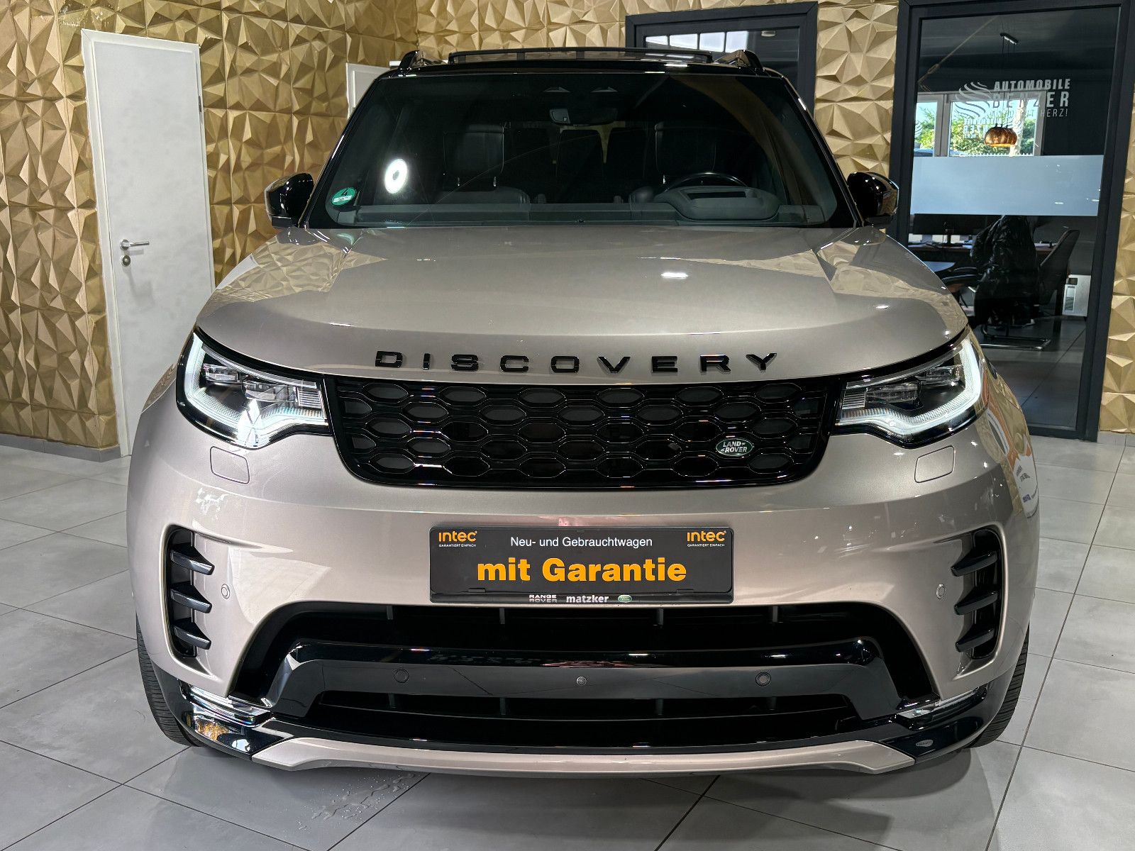 Fahrzeugabbildung Land Rover Discovery 5 R-Dynamic HSE D300 AWD/7-SITZ/360°/