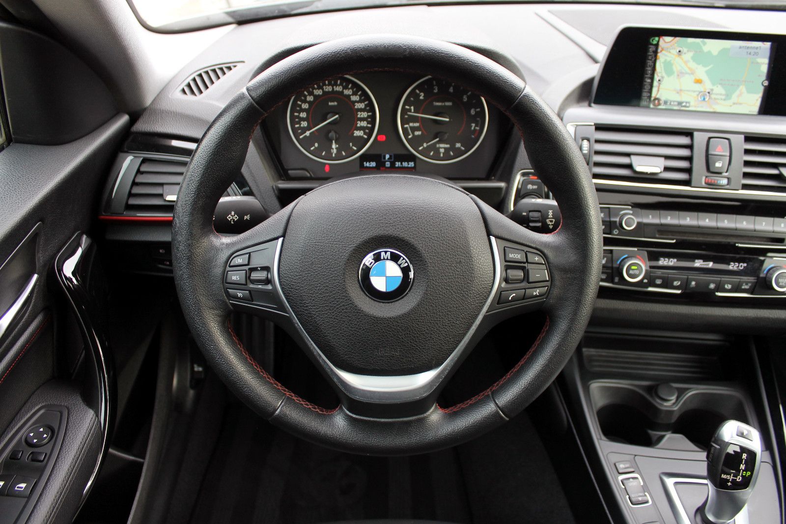 Fahrzeugabbildung BMW 220i Coupé Sport-Line SHZ PDC eGSHD 2-Zonen HiFi