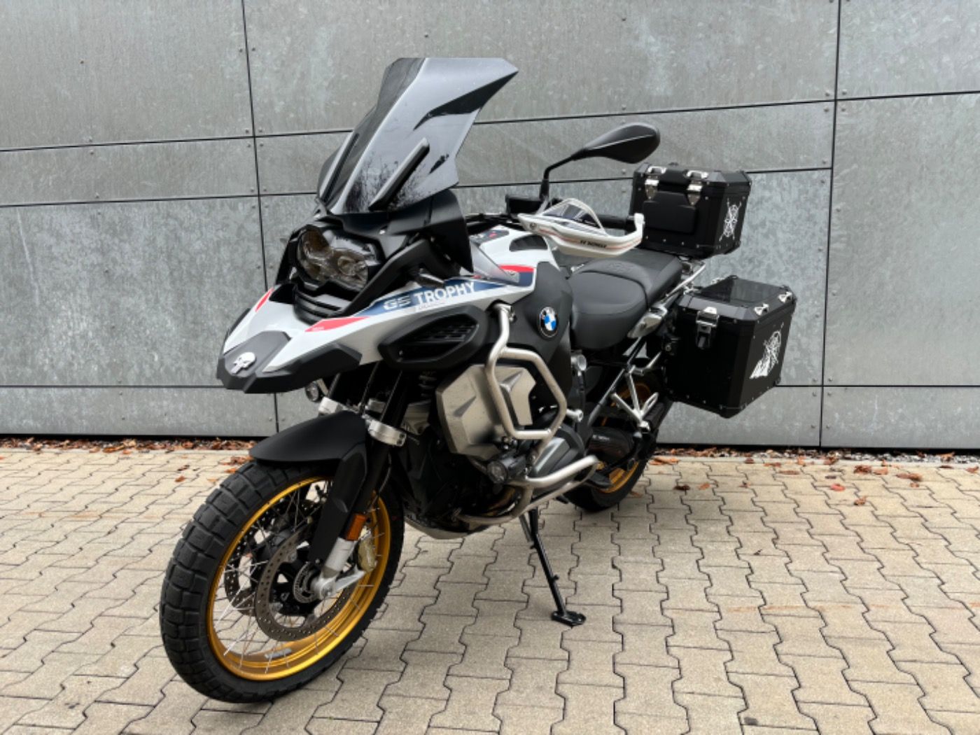 Fahrzeugabbildung BMW R 1250 GS Adventure Trophy Öl Inclusiive 5/50000