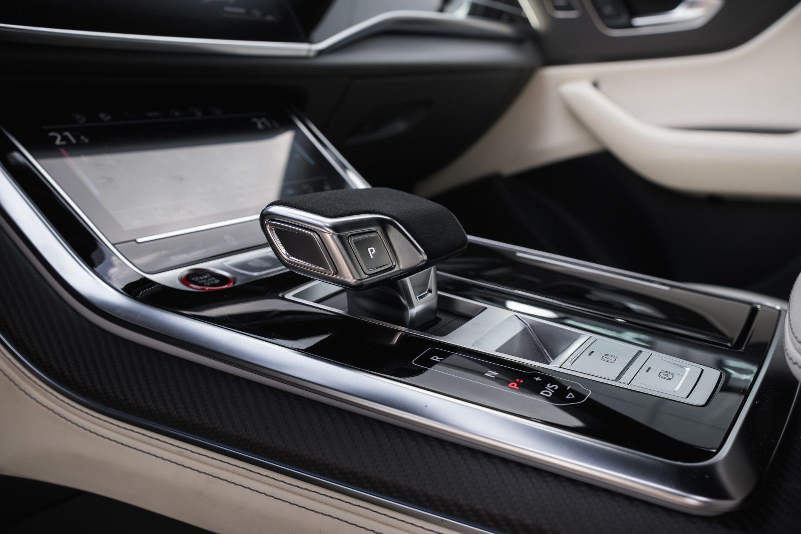 Fahrzeugabbildung Audi RSQ8 4.0 TFSI -Assistentz-Paket -Plus-Keramik-Br