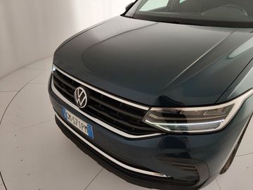 Volkswagen Tiguan - 12