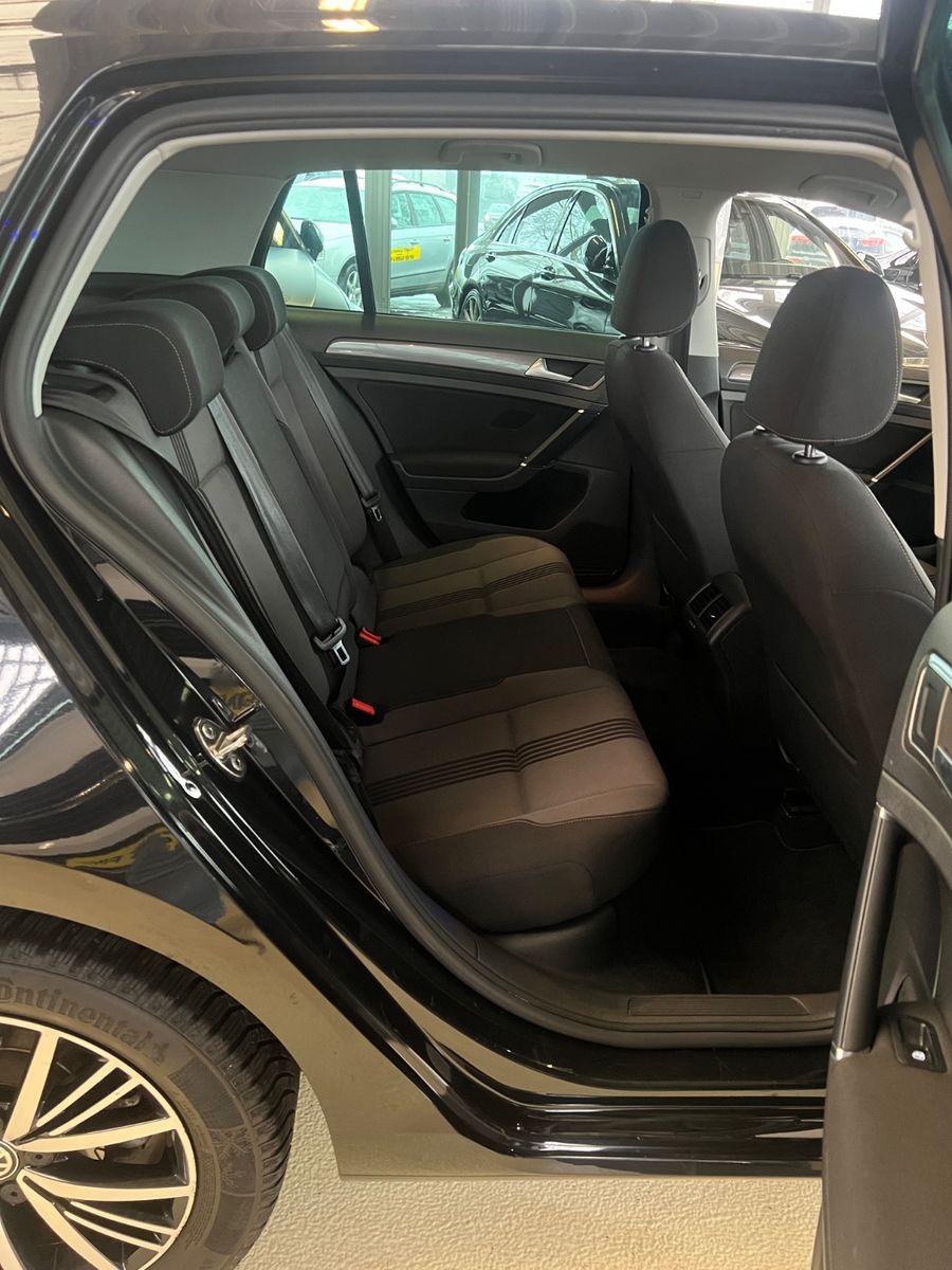 Fahrzeugabbildung Volkswagen Golf VII Lim. 2.0 TDI DSG Allstar *SCHECKHEFTG*