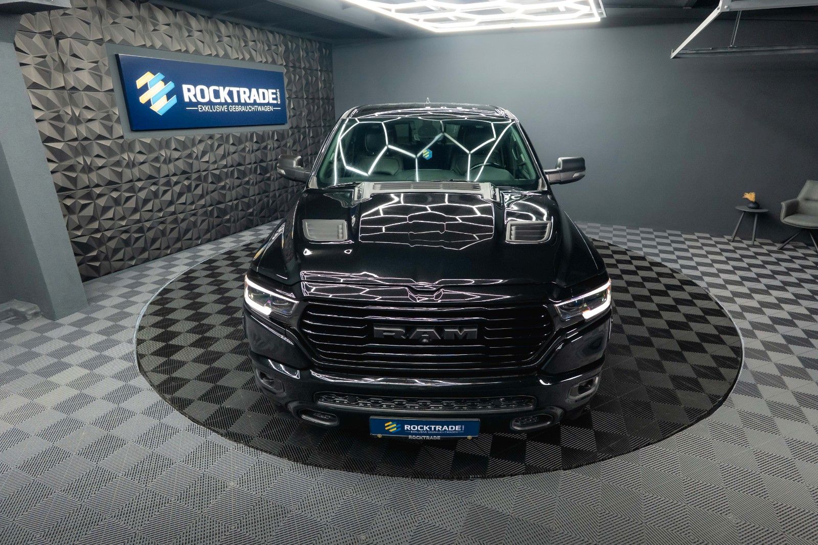 Fahrzeugabbildung Dodge RAM 5.7 V8 HEMI 4x4 BLACK EDITION Longbed 19%