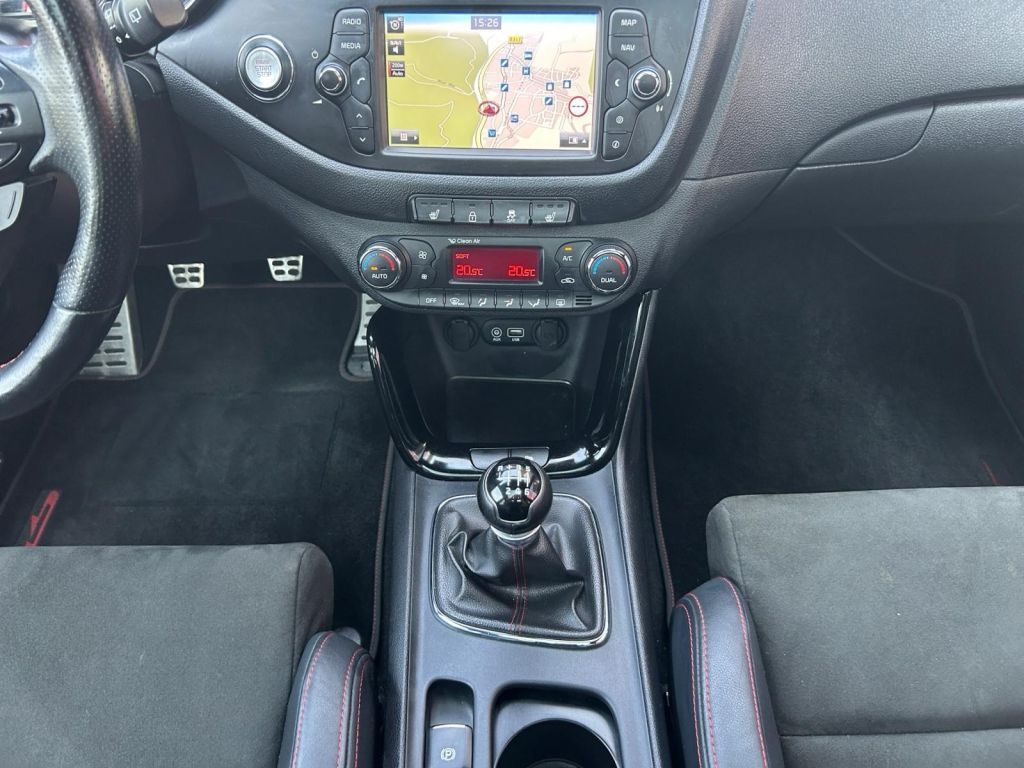 Fahrzeugabbildung Kia Ceed 1.6 T-GDI GT-Track