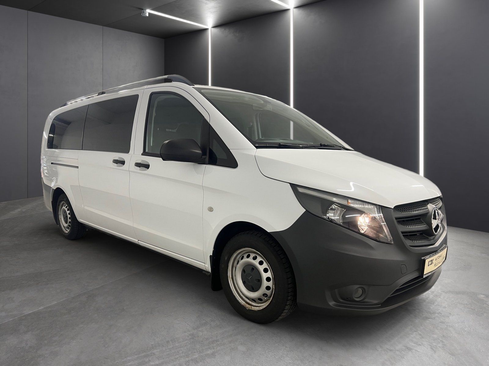 Fahrzeugabbildung Mercedes-Benz Vito 114 CDI Tourer PRO Extralang*AHK*Navi*SHZ*