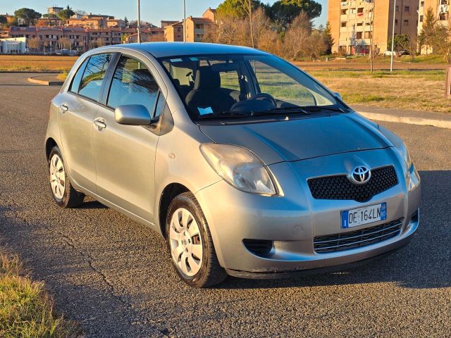 Toyota Yaris 1.0 5 porte Sol Neopatentati