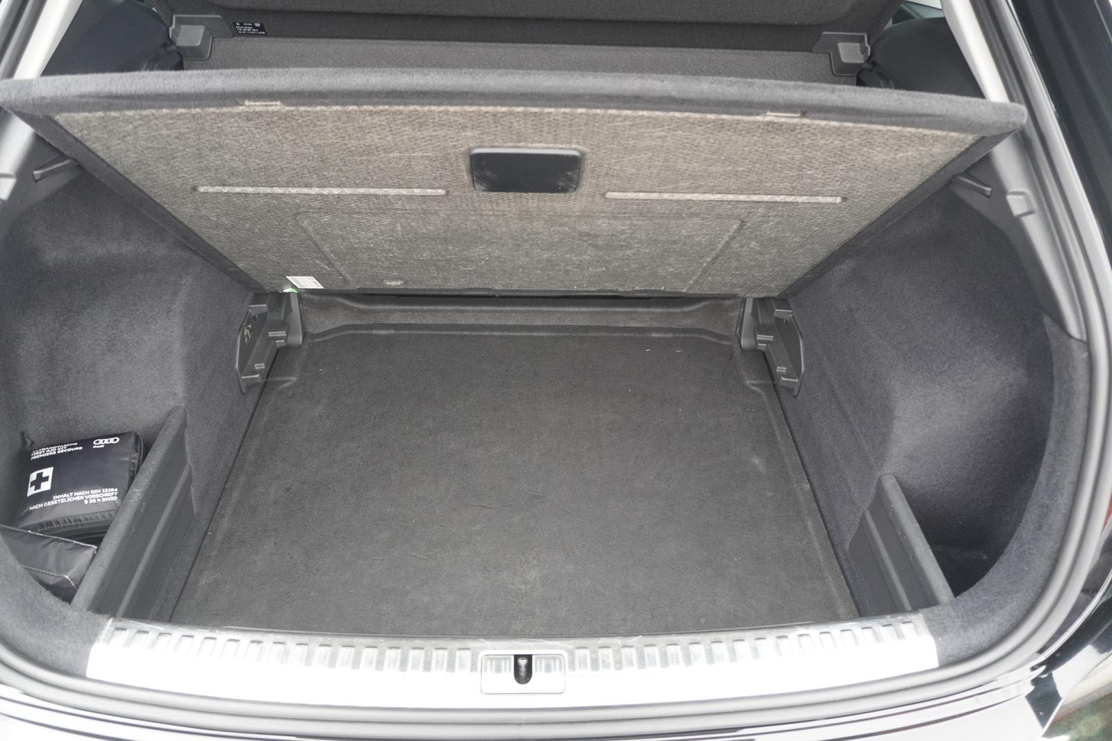 Audi Q3 40 2.0 TFSI quattro basis Panorama AHK LED
