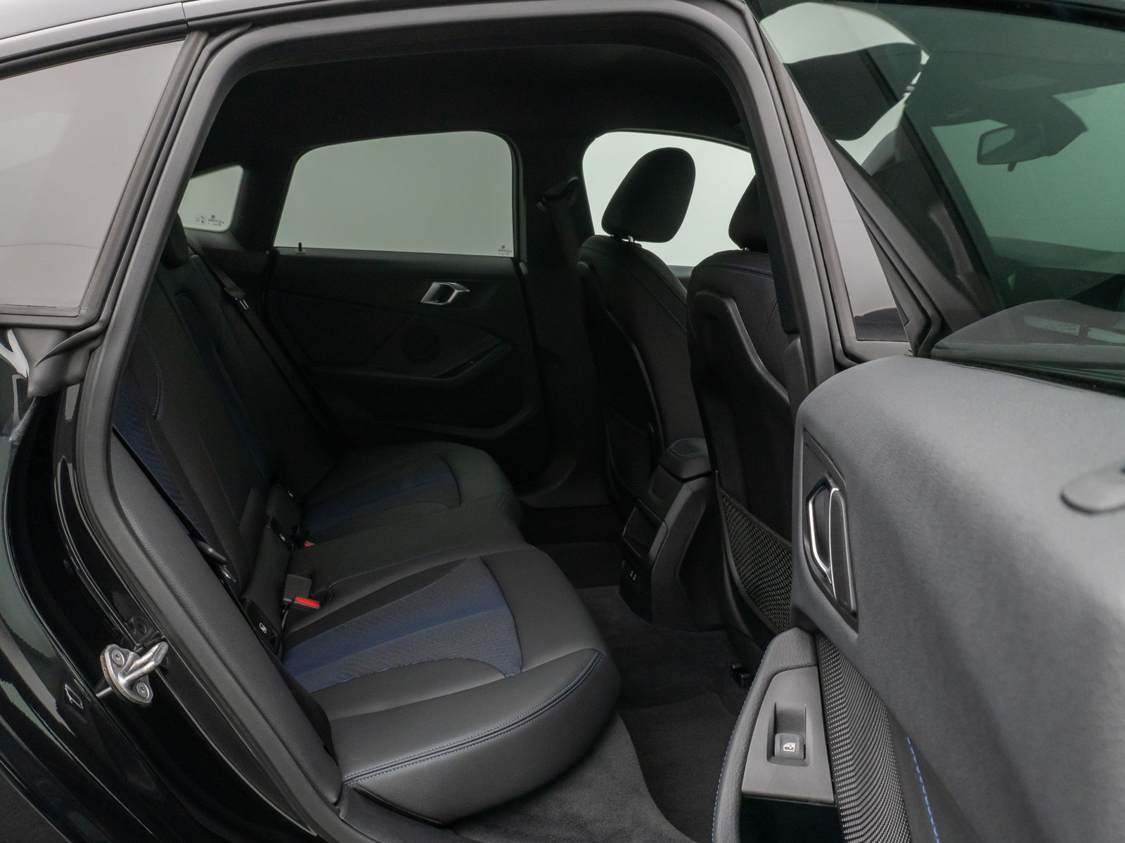 Fahrzeugabbildung BMW 218i Gran Coupé M Sport DAB CockPitPr PDC Komfor
