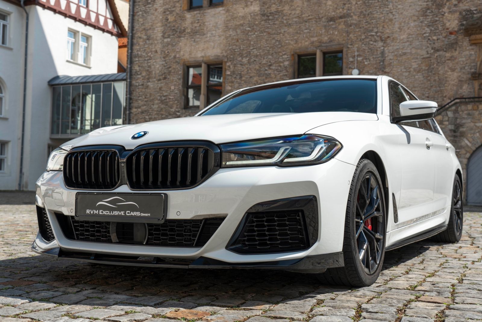 Fahrzeugabbildung BMW M550IX Massage Harman 360° Head UP LED NAV PDC