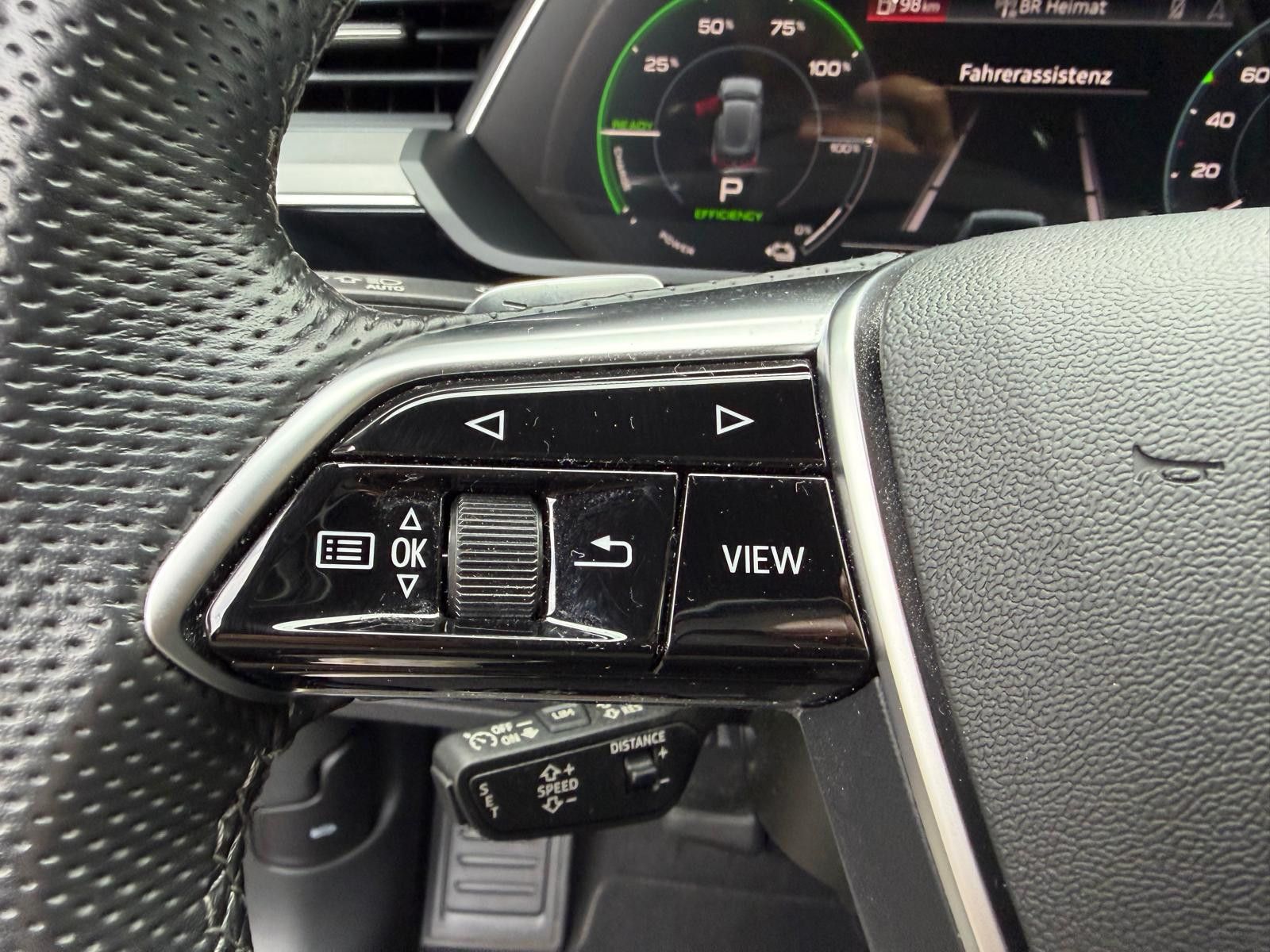Fahrzeugabbildung Audi e-tron 50 QUATT S LINE 20"+LEDER+LUFT+ACC+KAM+
