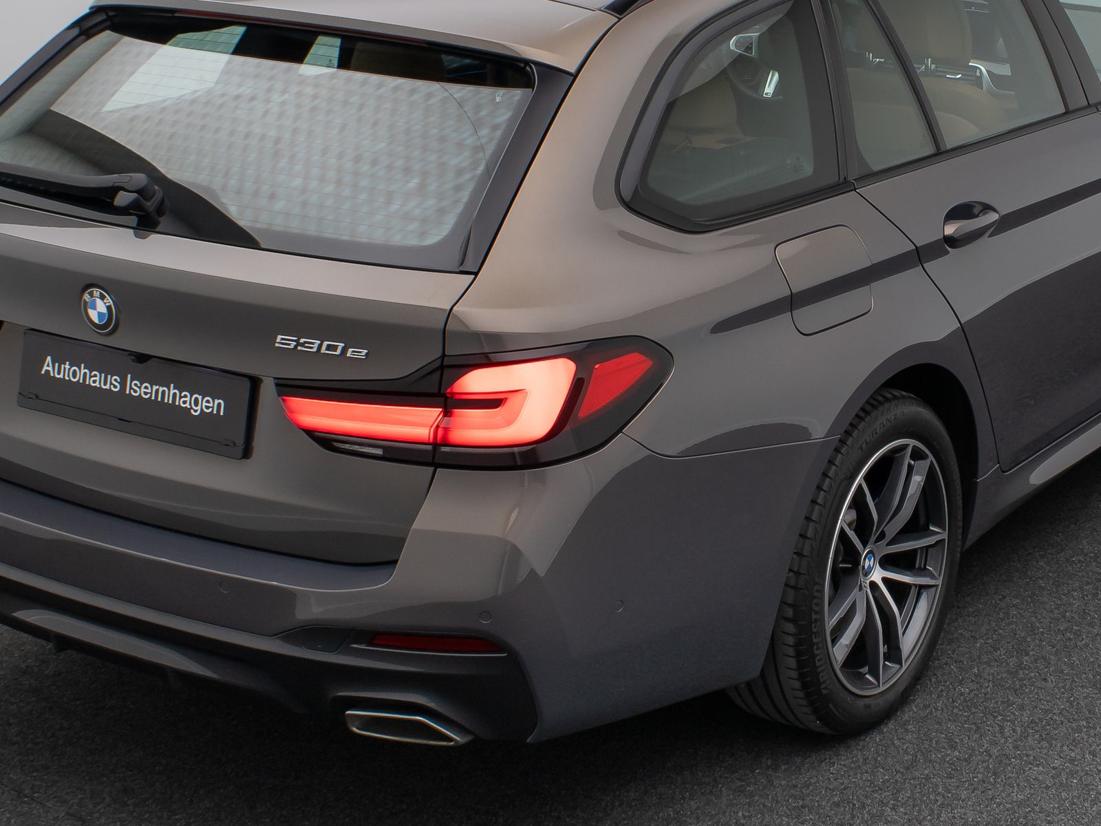Fahrzeugabbildung BMW 530e M Sport 360°Laser HUD DAB Panorama H/K 18"