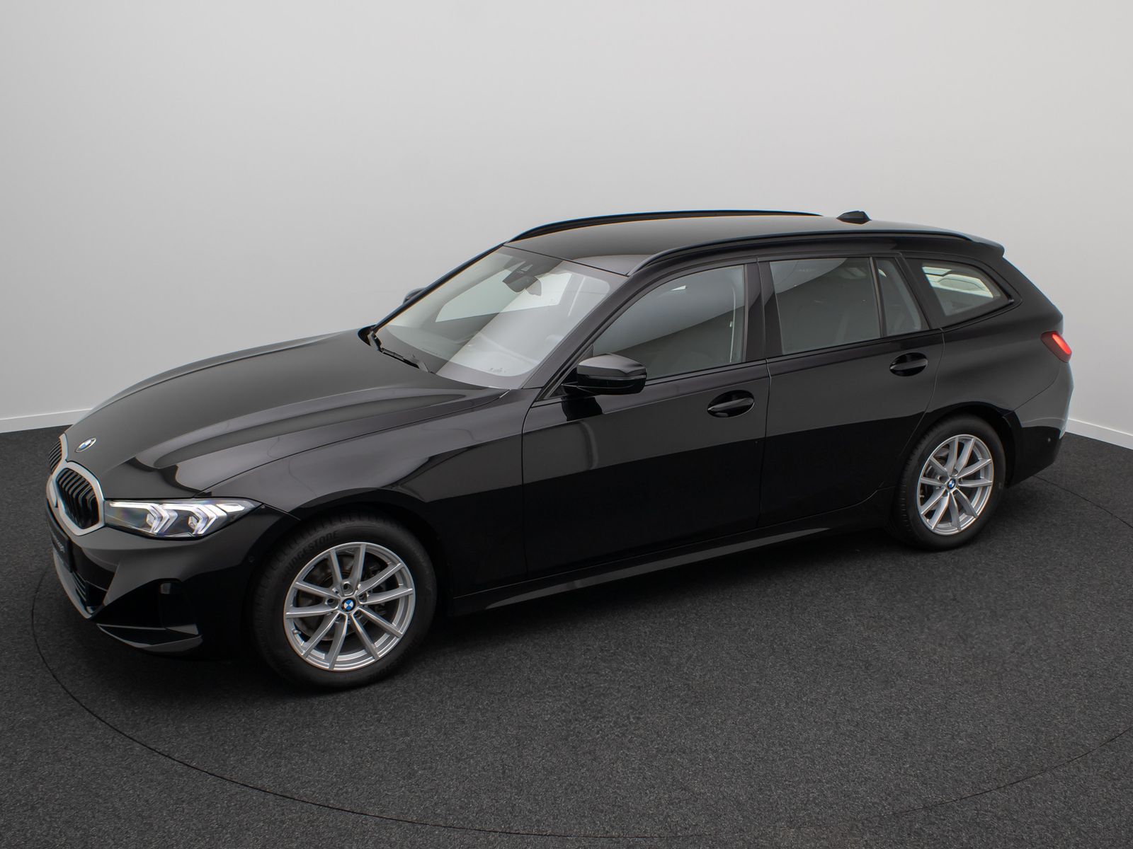Fahrzeugabbildung BMW 318i Alarm GeschwindigRe DAB Kamera Sportlenkrad